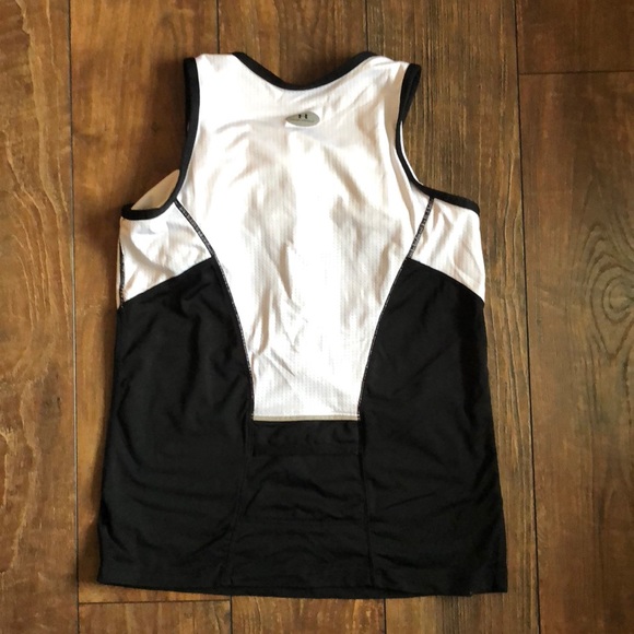 Under Armour workout top - Picture 5 of 8